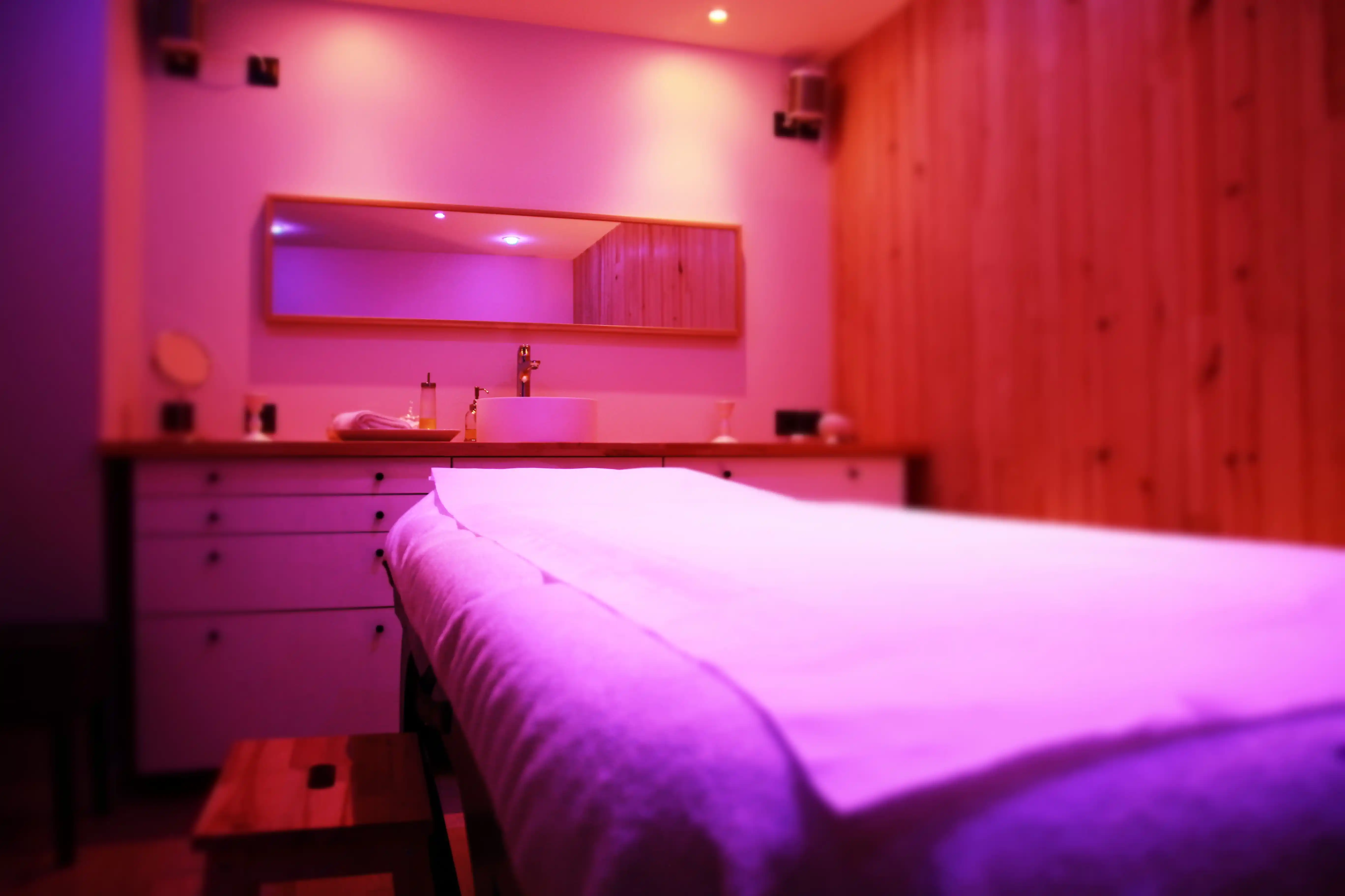 Cabine de massages et soins de l'Institut Aurélie Fabre à Tours